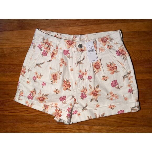 American Eagle Outfitters Pants - NWT American Eagle Floral Pleated Front Cuffed Mom Shorts 6